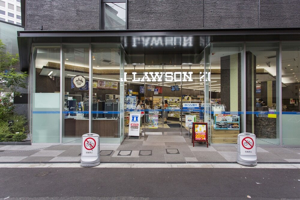 ホテル1階 コンビニエンスストア