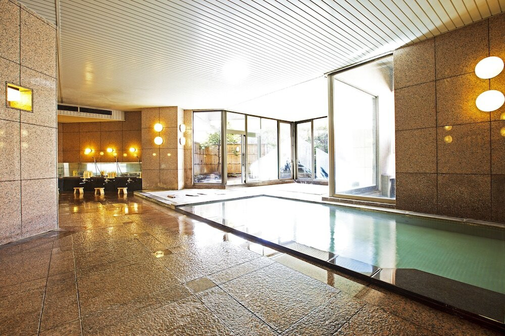 甲府の夜景を見ながらワインはいかが?4376427