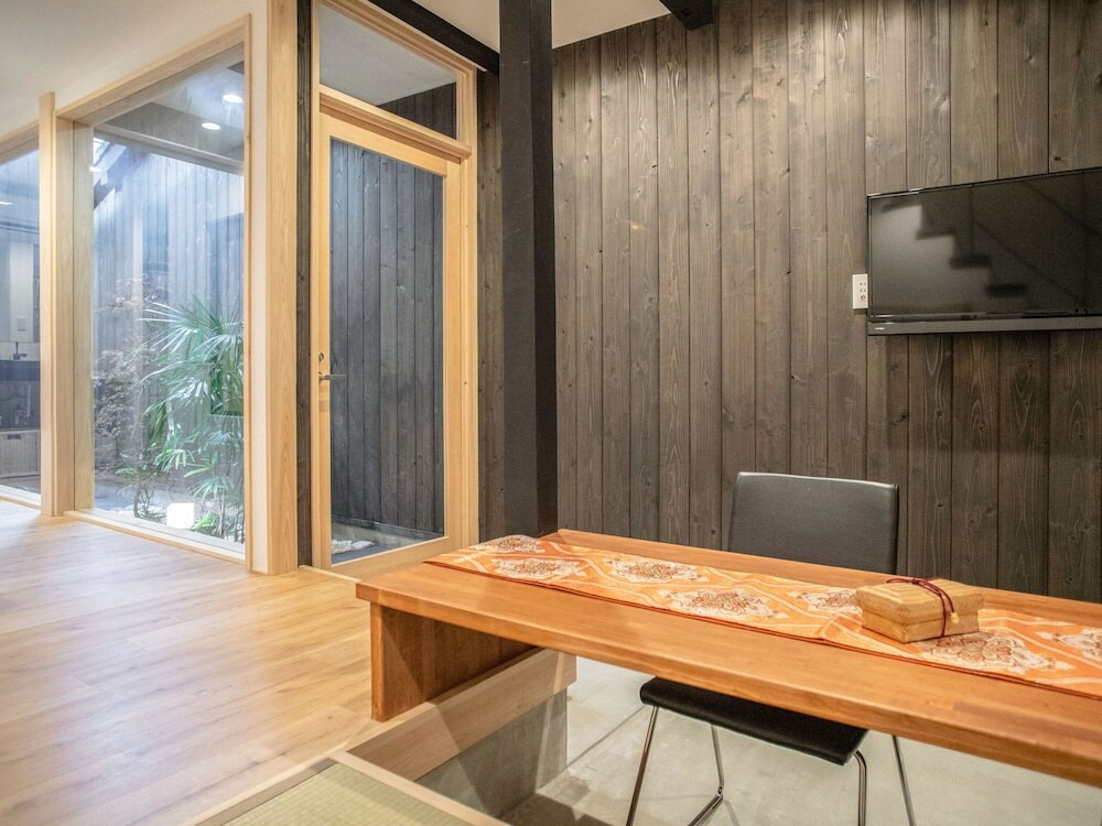 客室内のダイニングエリア