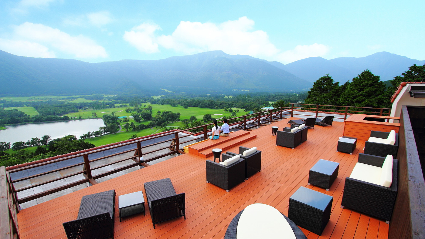 箱根外輪山とイタリ池の眺めが最高♪絶景の露天風呂3844908