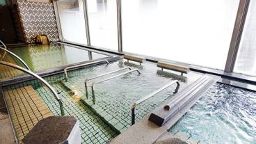 屋内スパ浴槽 / 1