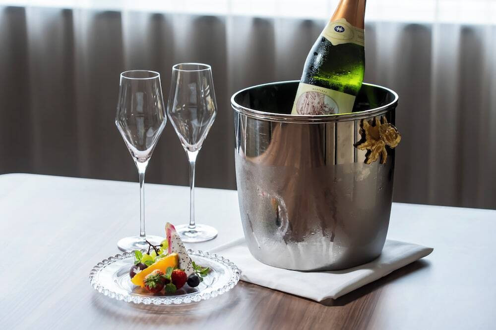 シャンパン サービス