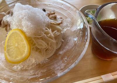 お土産・軽食 やらやら