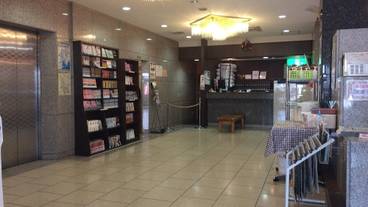 内部エントランス / 2