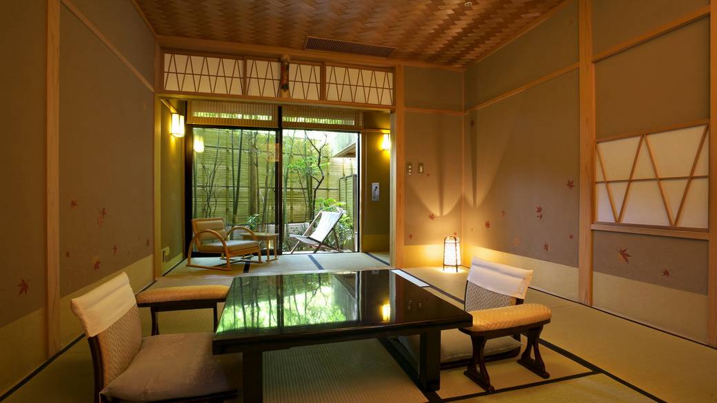 粋で繊細
癒しの客室へ / 1