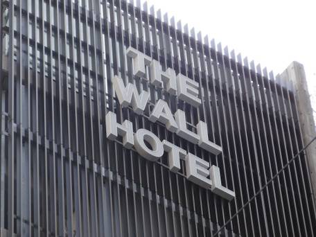 THE WALL HOTEL / 5