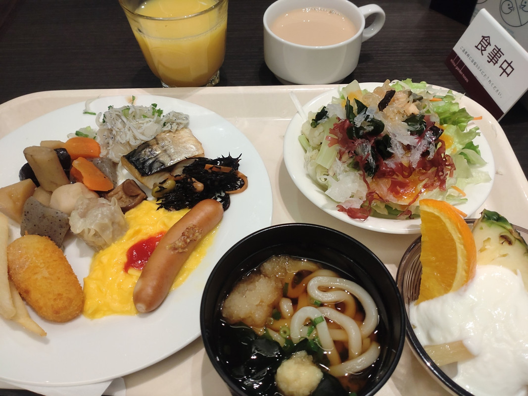 朝食