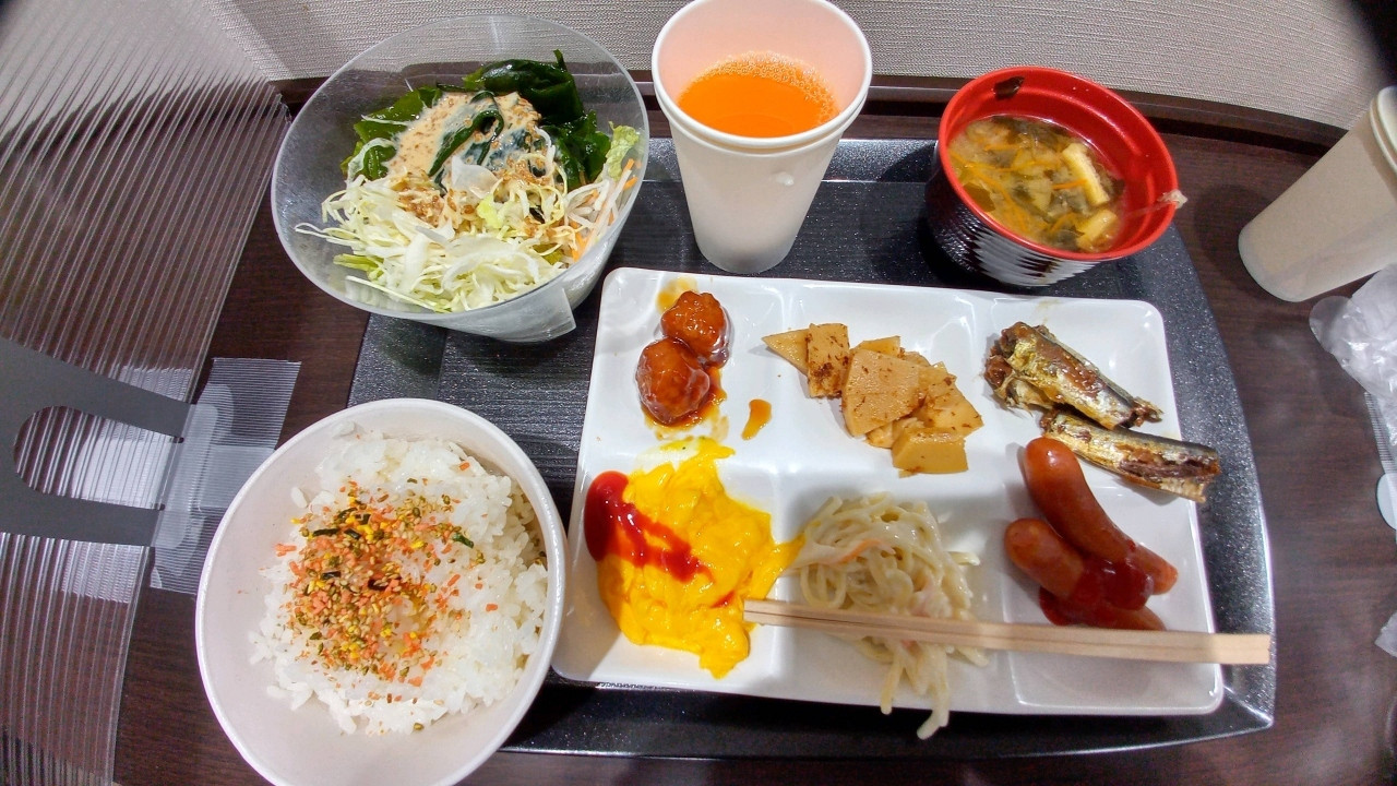 無料が嬉しい！充実の朝ごはん3915784