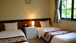 コンフォート ダブルまたはツインルーム シングルベッド 2 台 禁煙 マウンテンビュー