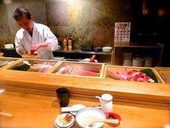 「築地虎杖　魚河岸千両」内観 1160833 すごく愛想のいい方が真剣なまなざしで作ってくださいます。