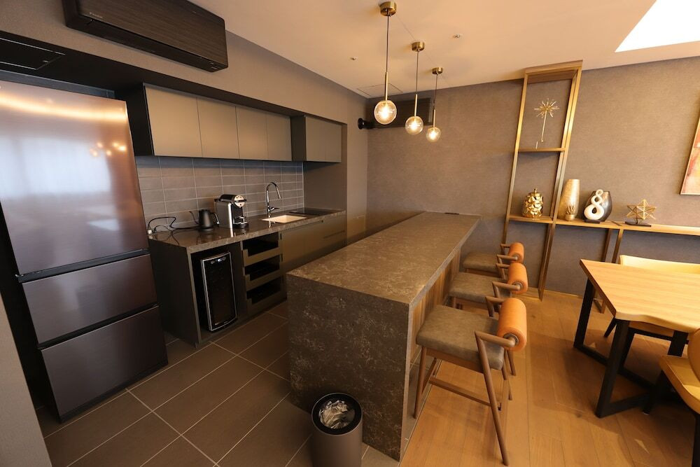 客室内のダイニングエリア