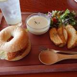 結乃屋ミツバチ(ユイノヤミツバチ)