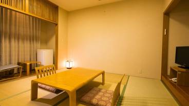 客室内のダイニングエリア / 14