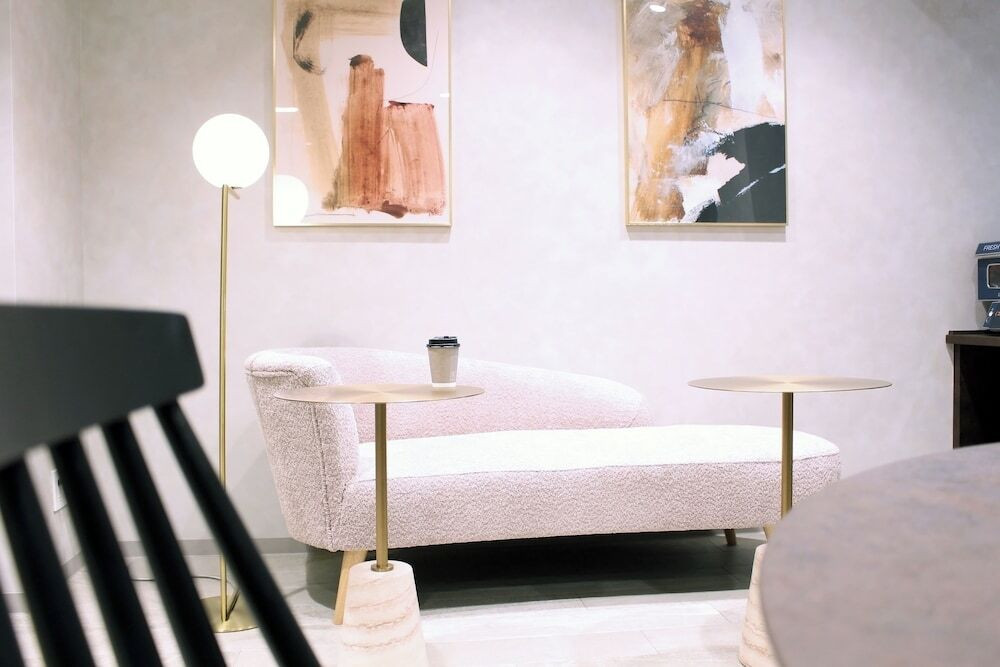 ラウンジ