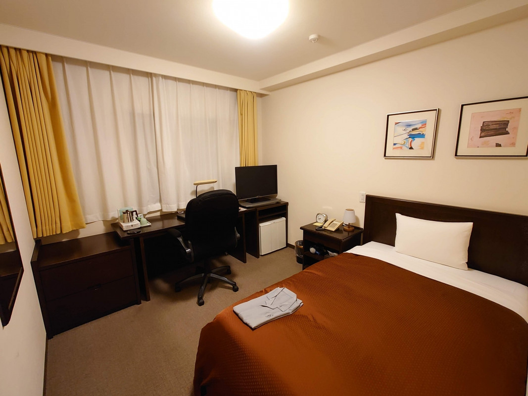 部屋はゆったりしていて快適。