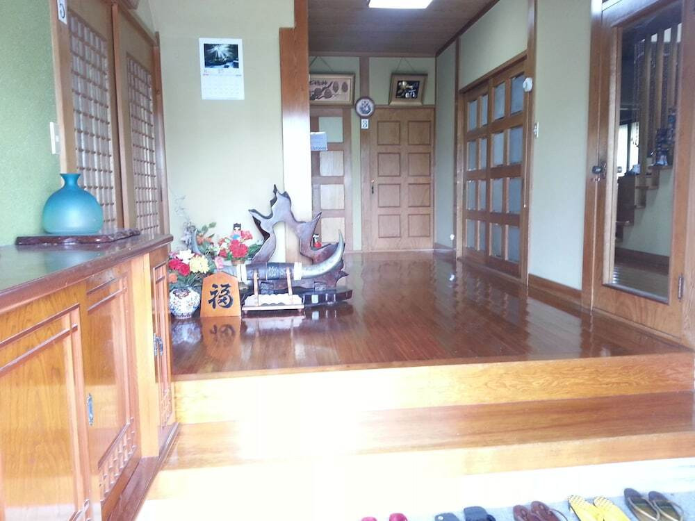 チェックイン / チェックアウト キオスク