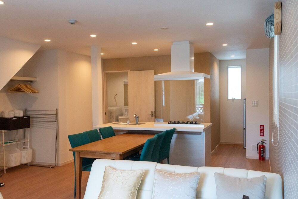 客室内のダイニングエリア