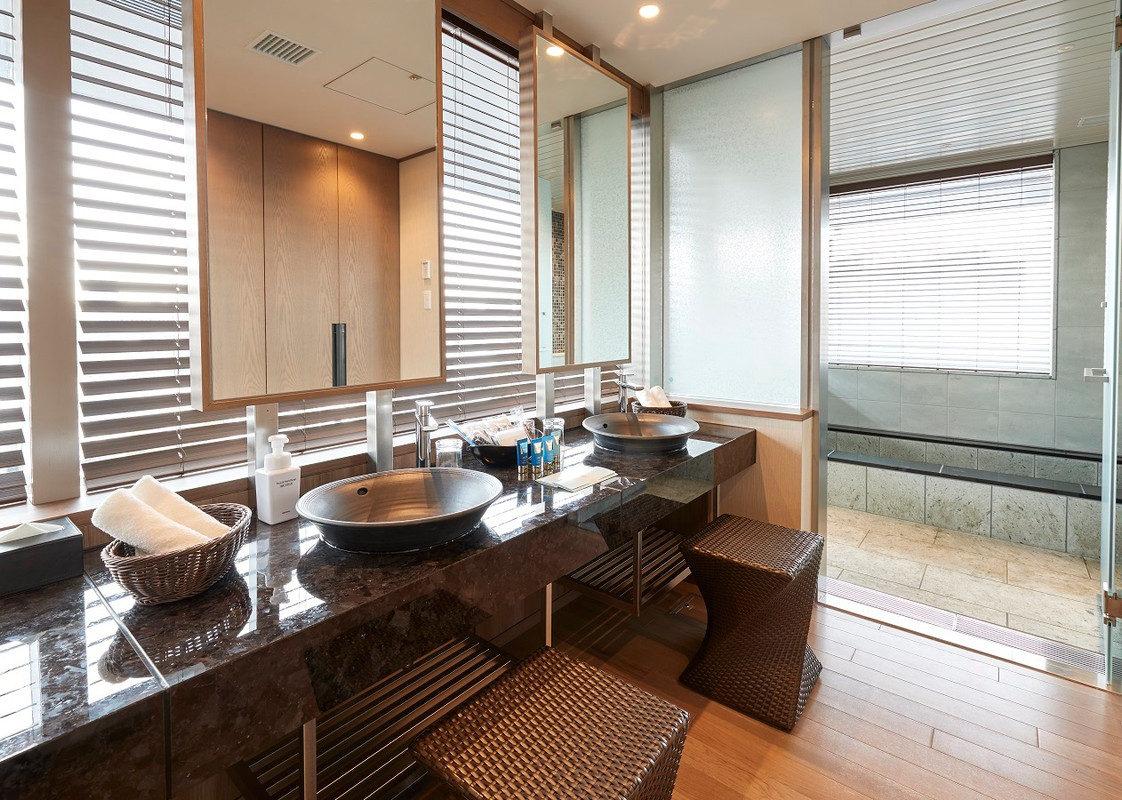 スイートルーム（洗面スペース）