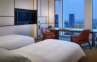 9 Best Hotels with High-Floor Rooms for Couples in Tokyo