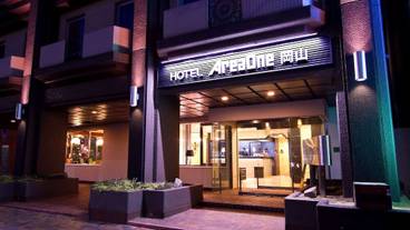 施設の入り口 / 24