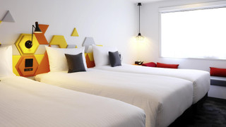 スーペリア ルーム シングルベッド 3 台