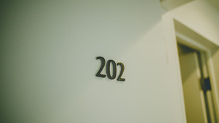 ダブルルーム ダブルベッド 1 台ソファーベッド付き 禁煙 共用バスルーム