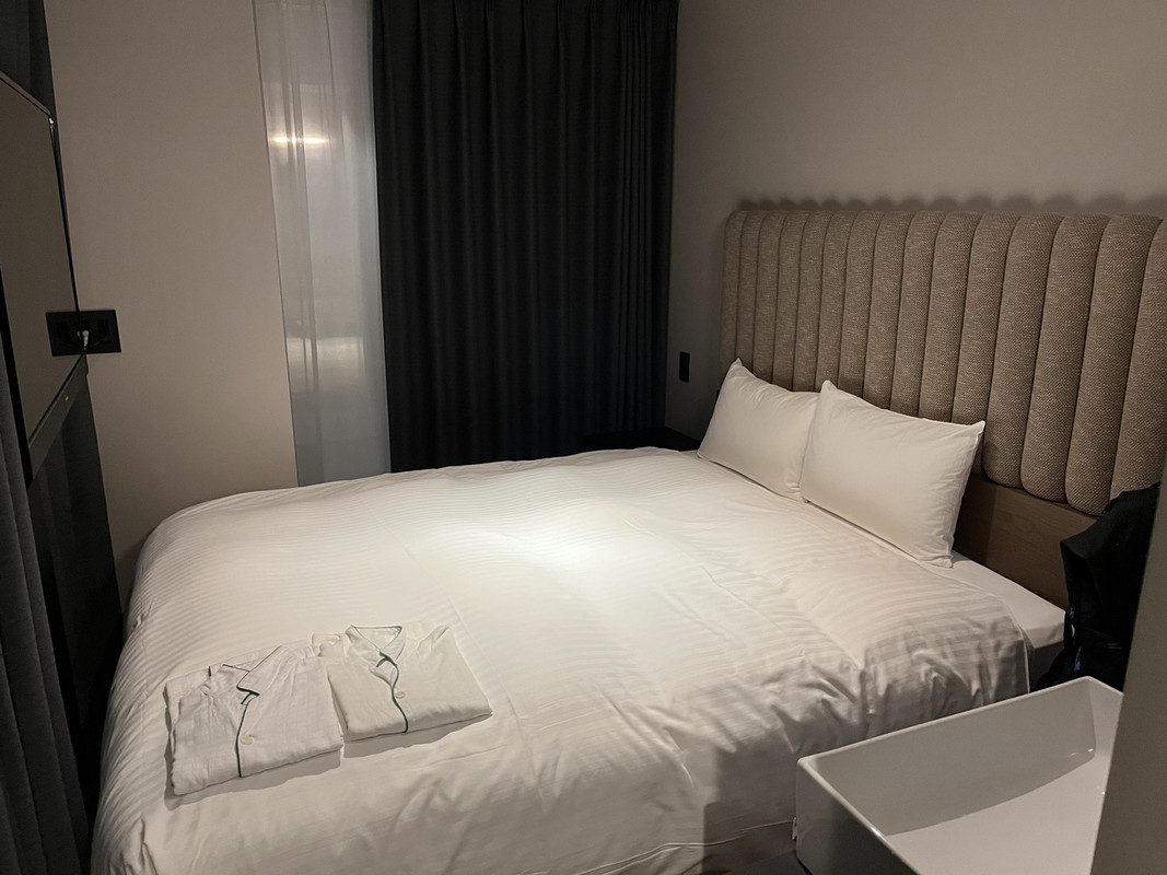 ベッドを置いて以上な部屋