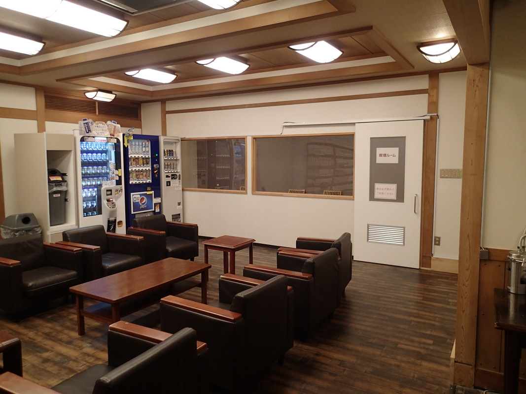 湯上り処と喫煙室