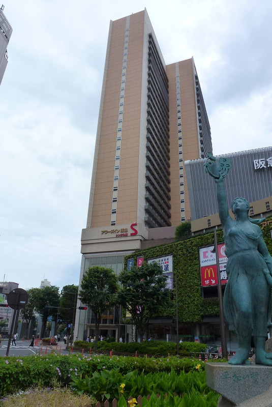 「アワーズイン阪急」シングル館