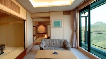 特別室 花物語「都ばき」 / 4