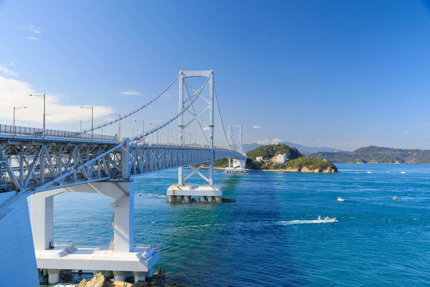 淡路島から見る大鳴門橋の絶景風景