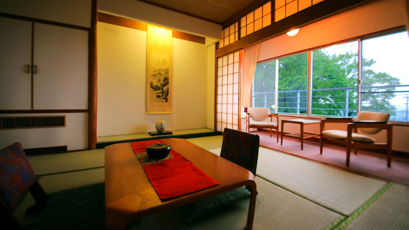 黒豚＆薩摩鶏の鹿児島ブランド肉をお鍋で楽しむ4240370