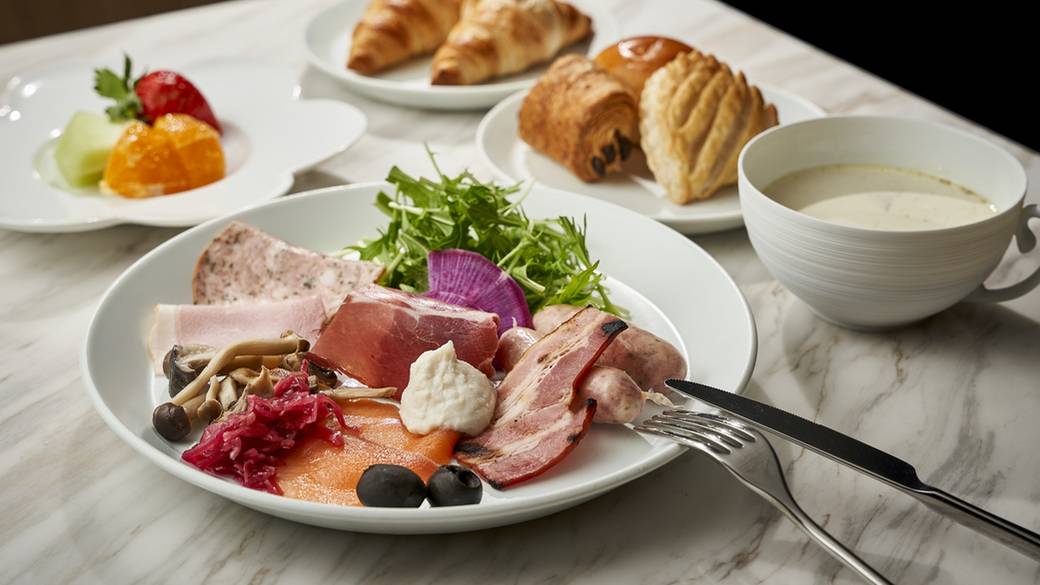 ヘルシーで種類豊富な
和洋ビュッフェの朝食 / 2