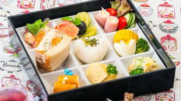 食事・飲み物 / 4