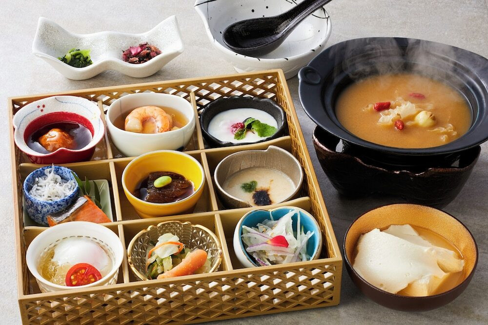 朝食