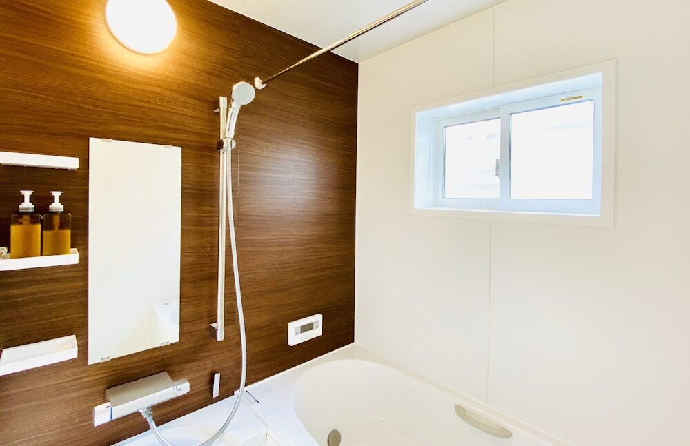 バスルームのシャワー