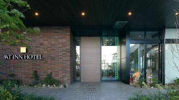 施設の入り口 / 22