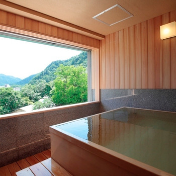 源泉掛け流しの温泉につかり、贅沢ディナーでお腹も心も満たされる♡4234483