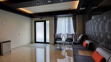 ロビー応接スペース / 2