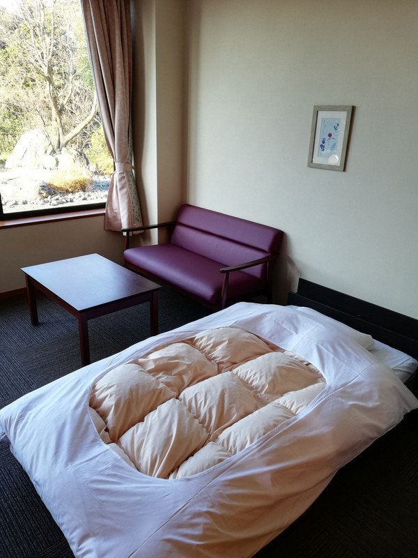 広い~~~~。大阪○○オットのクラブルームより広い!