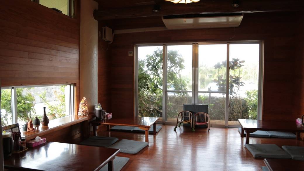 「古謝そば屋」で
宮古そばを堪能 / 3