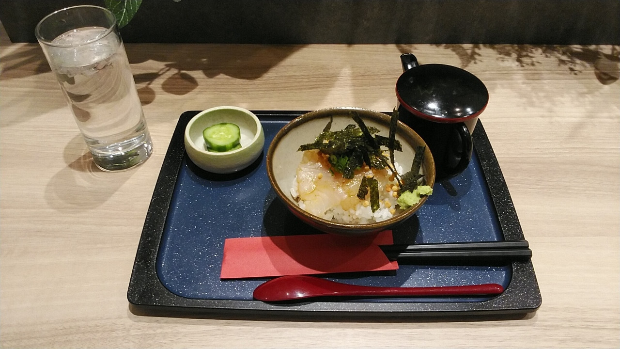 夜の8時からの鯛茶づけのサービス