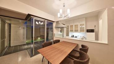 客室内のダイニングエリア / 14