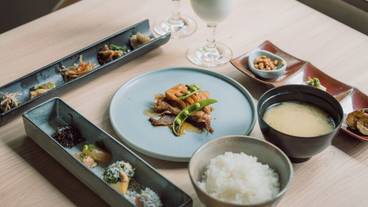 食事・飲み物 / 15