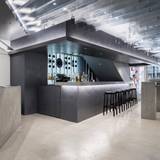 バー 写真:見学友宙 / 1