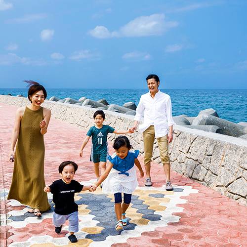 ビーチは宿から徒歩約8分 / 4