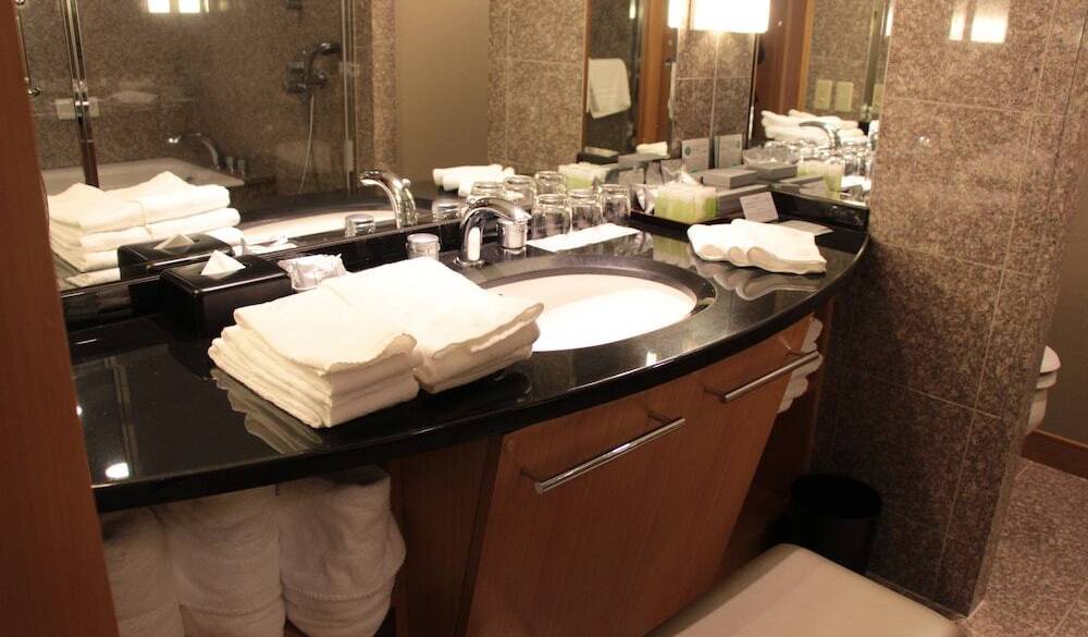 バスルームのシンク一例 / 4