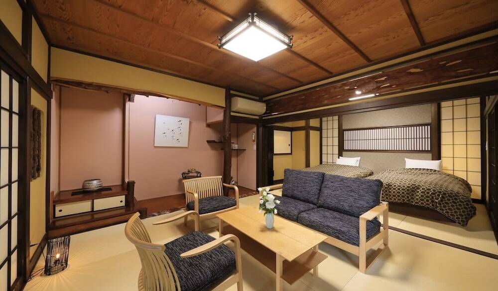 客室③ / 3