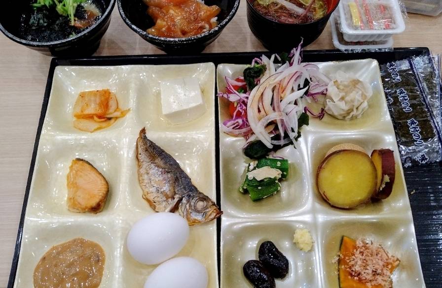 和洋中楽しめる
朝食バイキング / 1