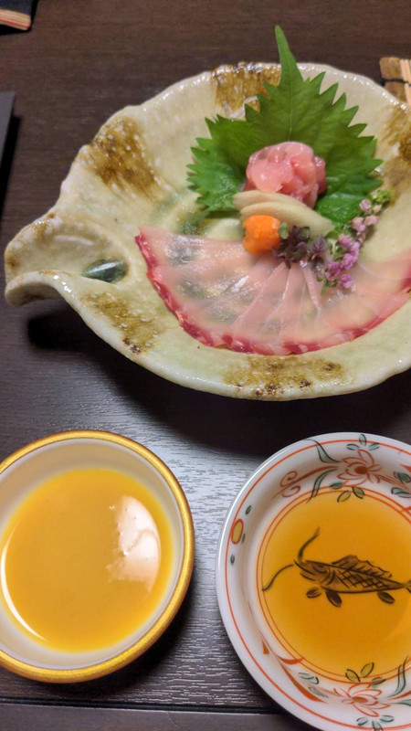 鯉は薄造りと糸造り